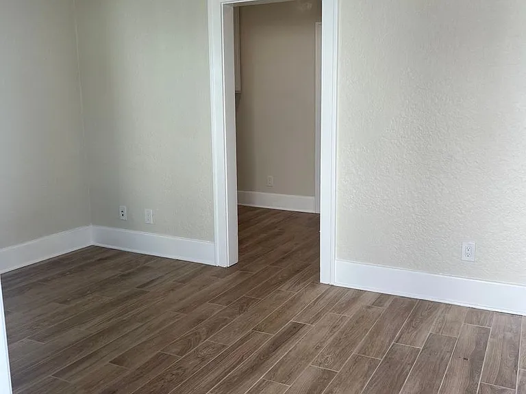 4410 41st St — Photo 3