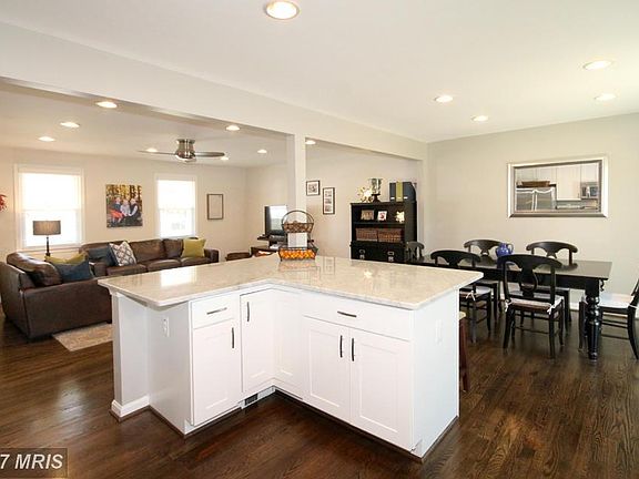 5th image of 8809 Willowridge Ln