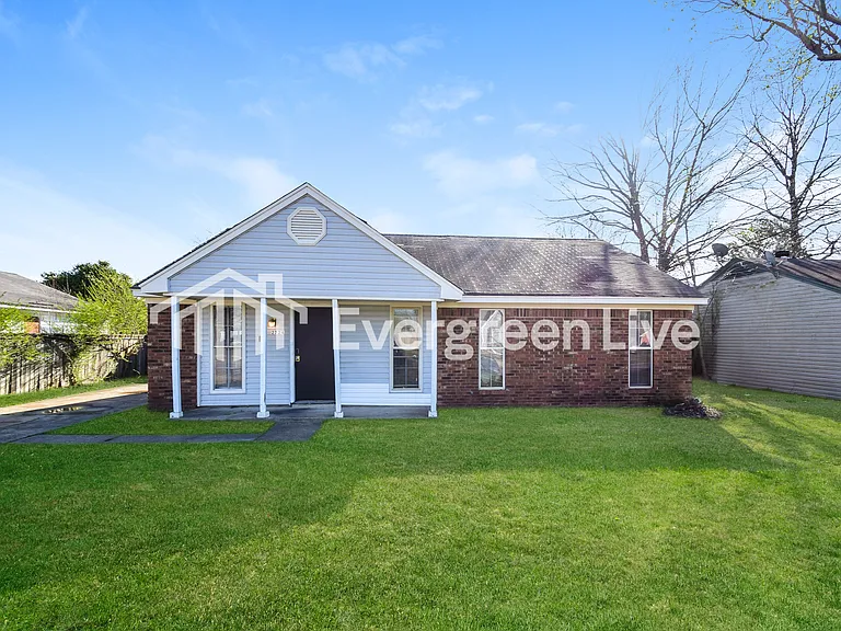 2724 Van Der Veer Dr — Photo 3