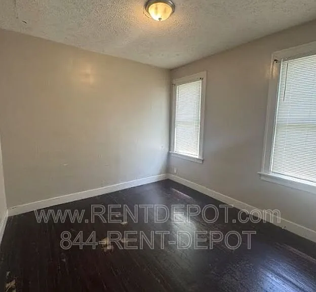 1032 Jefferson Ave — Photo 6