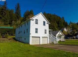 643 Front St, Gardiner, OR 97441