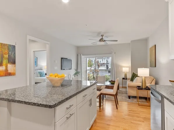 401 Emery Ln Unit 104, Sudbury, MA 01776