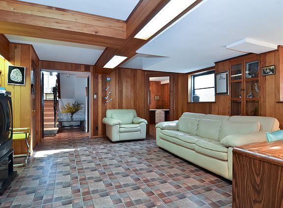 5th image of 757 Bronson Ln