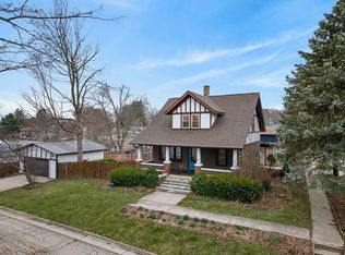 1001 4th St, New Glarus, WI 53574