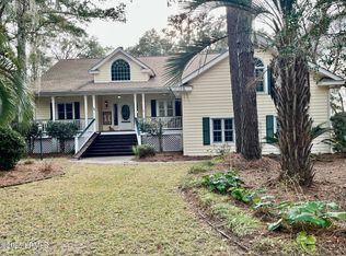 16 Riverview Dr, Beaufort, SC 29907