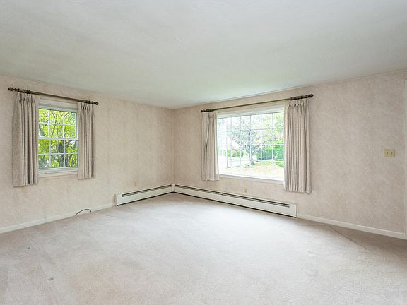 5th image of 10 Corona Ave