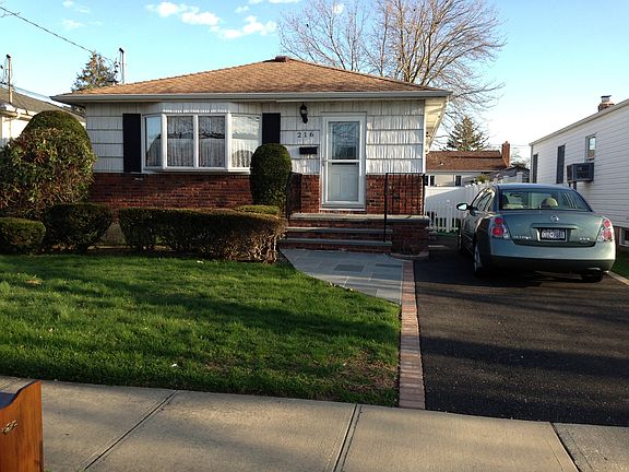2nd image of 216 N Utica Ave