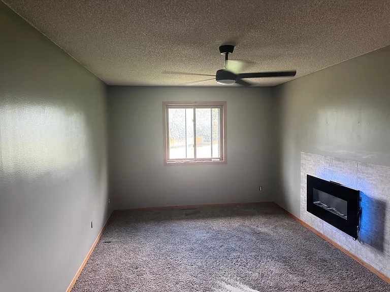 11139 Edgewood Cir N — Photo 8