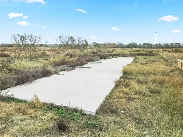 909 26th St, Dickinson, TX 77539