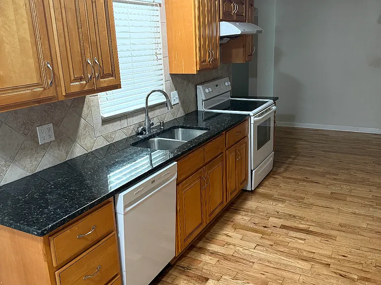 5722 W 70th Ter — Photo 17