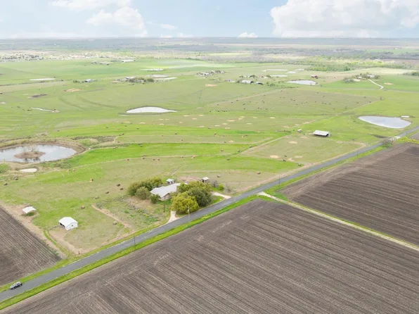 19810 Janak Rd, Coupland, TX 78615