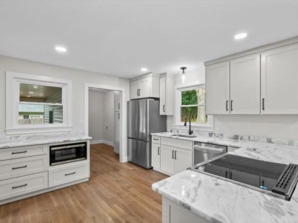 1400 Sherwood Dr, Dalton, GA 30720