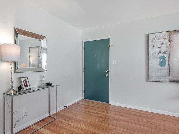 4th image of 53 Wakefield Ave