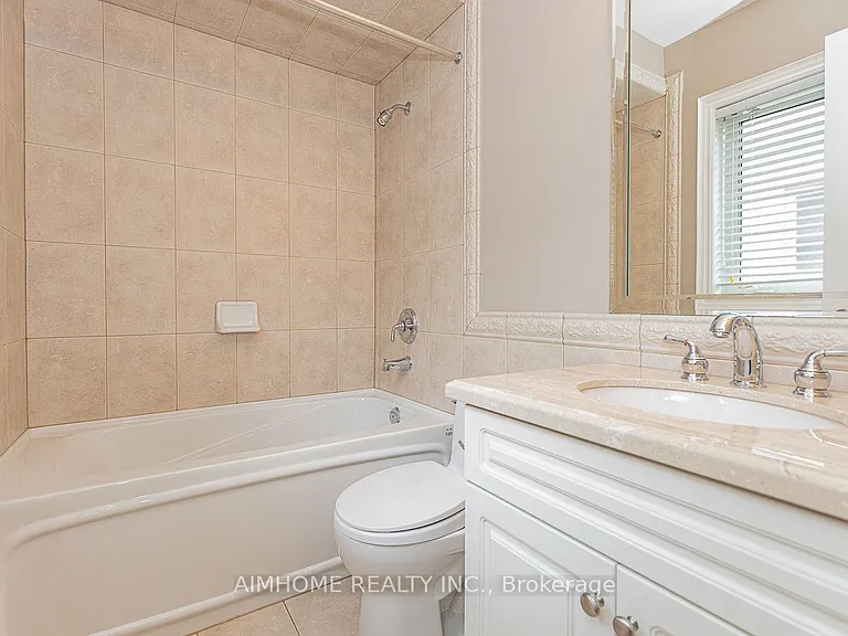 395 Princess Ave — Photo 33