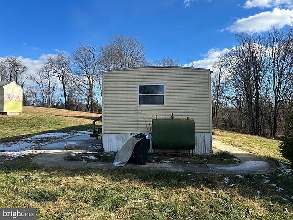 2nd image of 891 Traver Dr