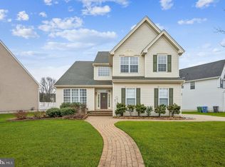 209 Windsor Dr, Swedesboro, NJ 08085