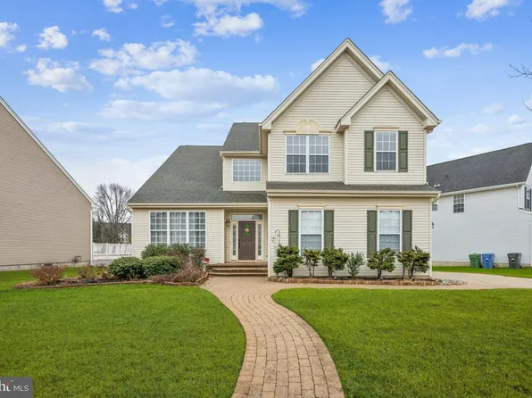 209 Windsor Dr, Swedesboro, NJ 08085