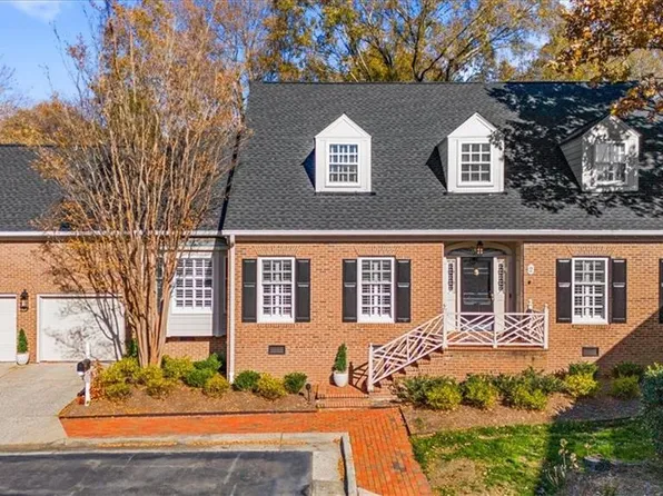 2 Saint Augustine Sq, Greensboro, NC 27408
