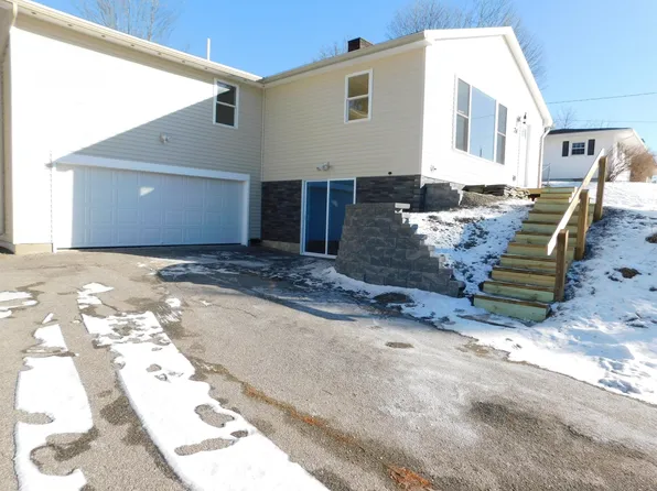 24 Broadlawn Dr, Brewer, ME 04412