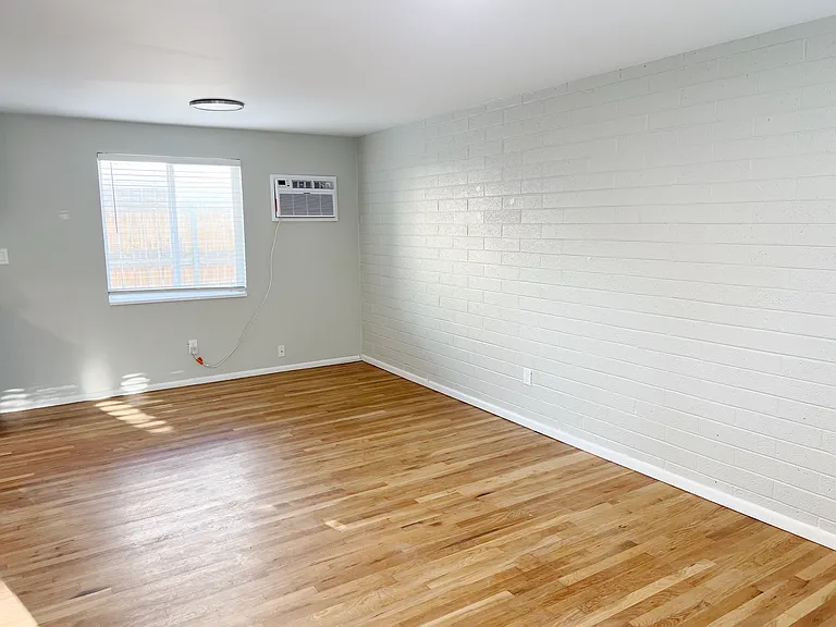 571 E 4th Ave #3 — Photo 6