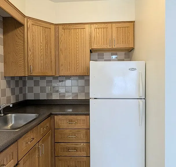 Howell House — Photo 3