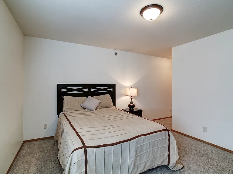 Dakota Point Apartments — Photo 25