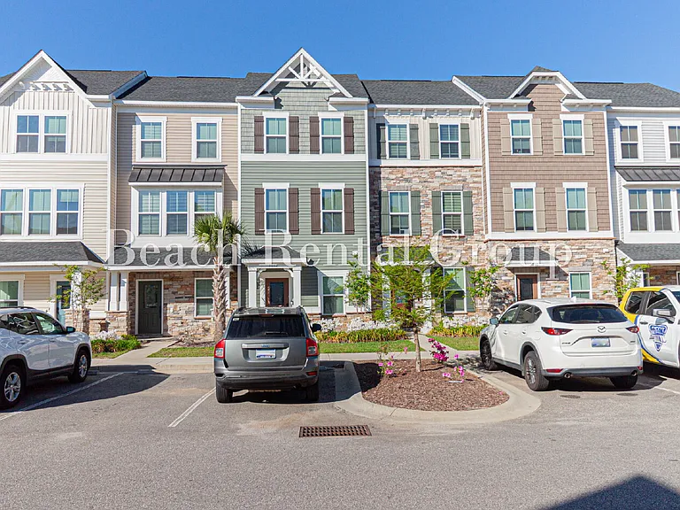 303 Golan Cir #F — Photo 1