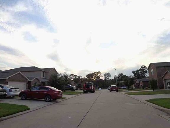 Exterior Neighborhood (street photo)