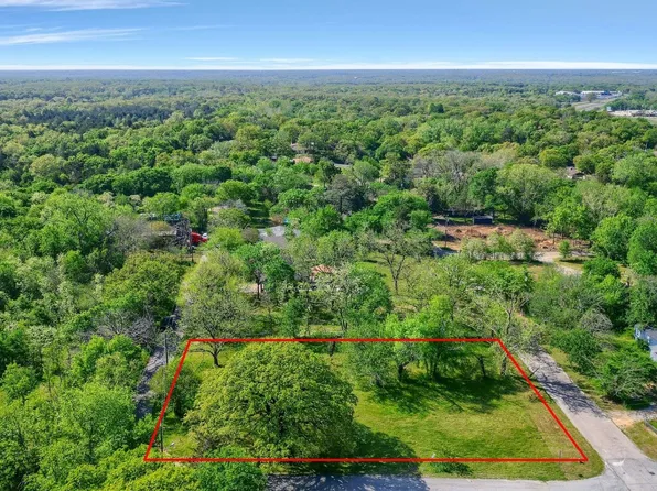 228 E Prospect St, Denison, TX 75021