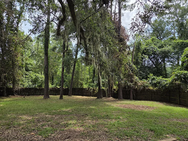 2913 Duffton Loop — Photo 3