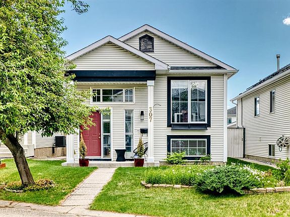 2nd image of 307 N Mount Lorette Pl SE