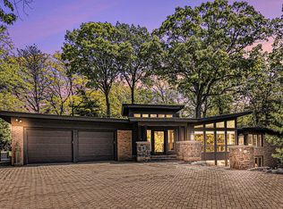 2215 Londonderry Rd, Ann Arbor, MI 48104