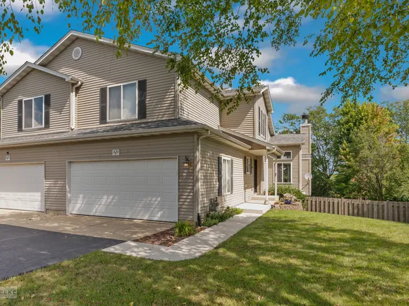 1820 Country Hills Dr, Yorkville, IL 60560