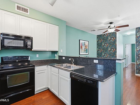 3rd image of 163 W CAMPBELL Court