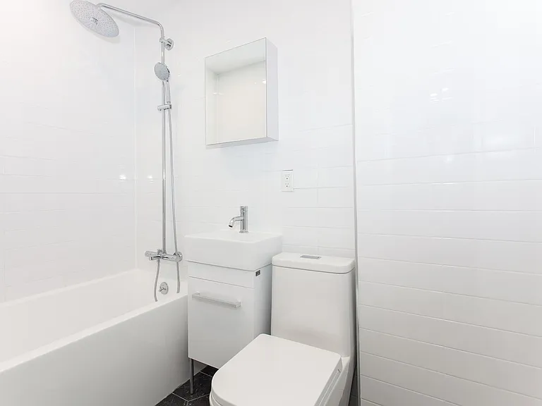 442 E 78th St #2D — Photo 7
