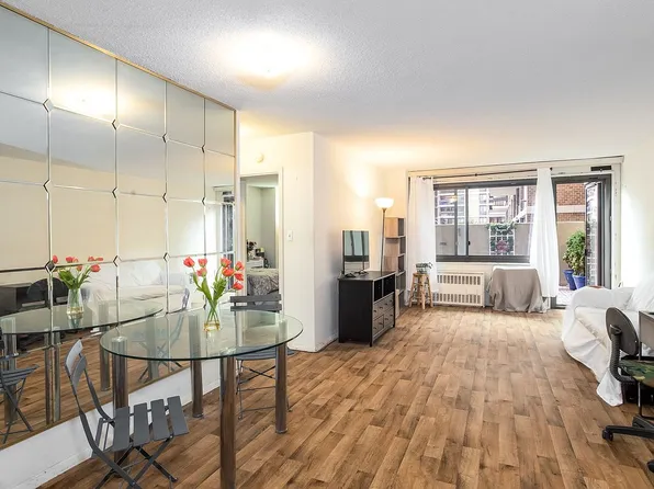 77 Fulton St APT 2B, Manhattan, NY 10038
