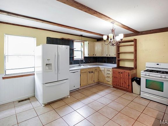 5th image of 7858 Elmont Rd