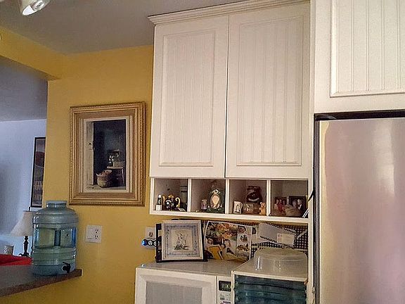 pantry / desk /snackbar