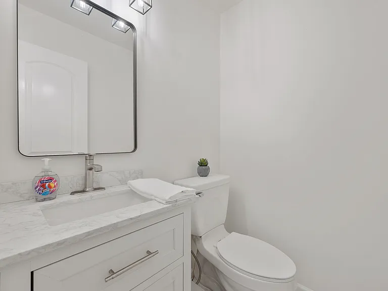 82 Vanessa Dr SE — Photo 12