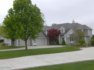 7542 Mac Arthur Ln, Portage, MI 49024