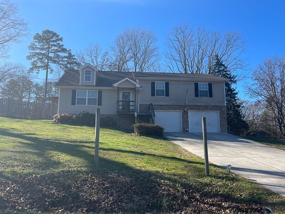 1st image of 82 Carolyn Dr