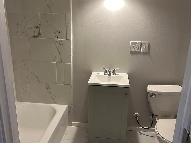 2119 Hudson Ave — Photo 27