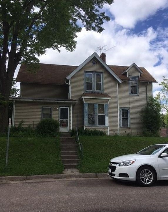 1st image of 775 Hawthorne Ave E