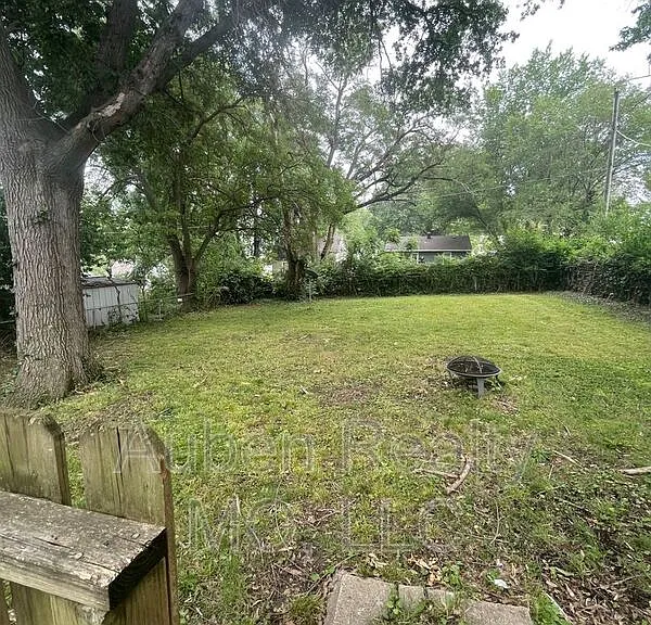 667 Thornton St — Photo 10
