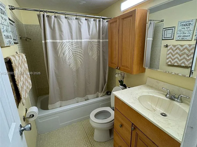 221 Kent M #221 — Photo 16