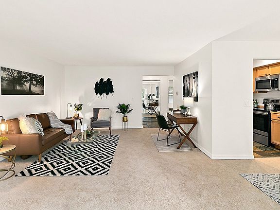 4th image of 10507 NE 32nd Pl APT H203