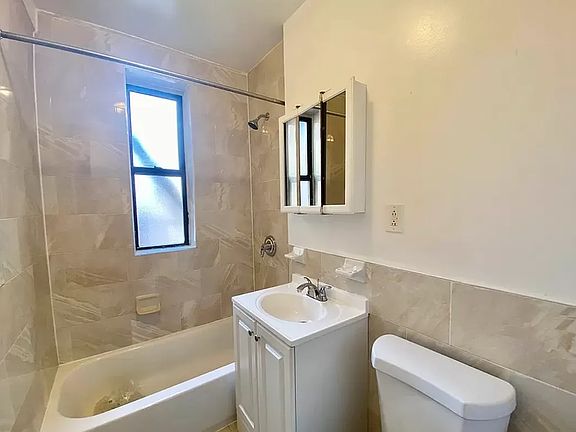 5th image of 6645 Broadway APT 4H