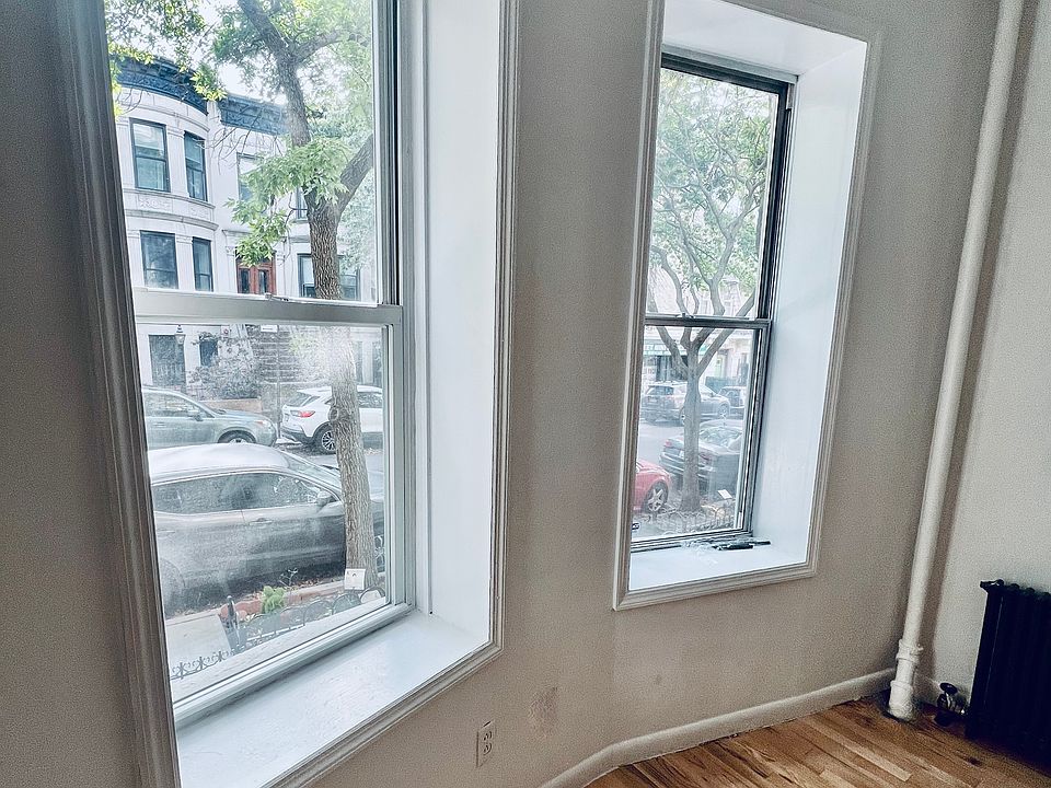 1st image of 515 8th St APT 1L