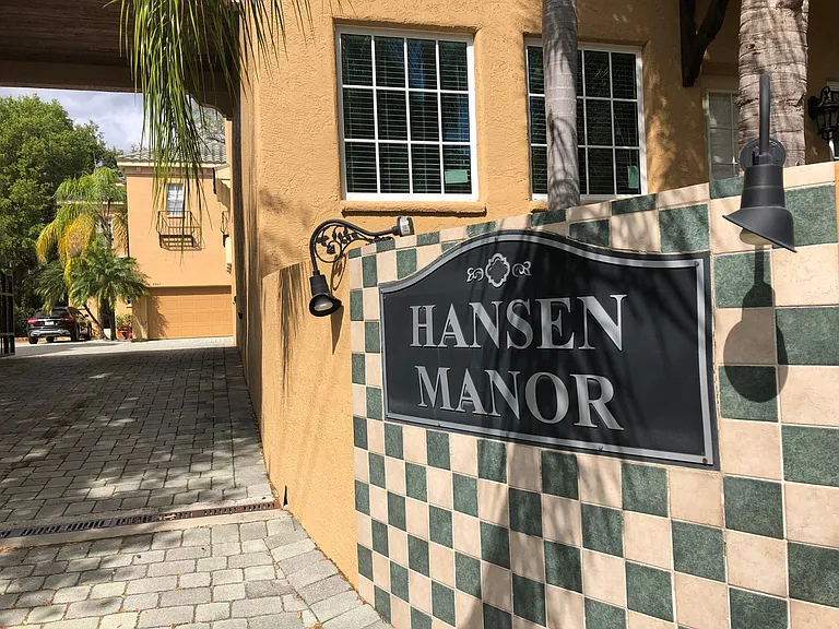 2902 Hansen Manor Ln — Photo 2