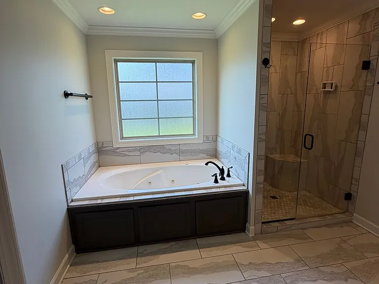 802 Legacy Dr — Photo 8